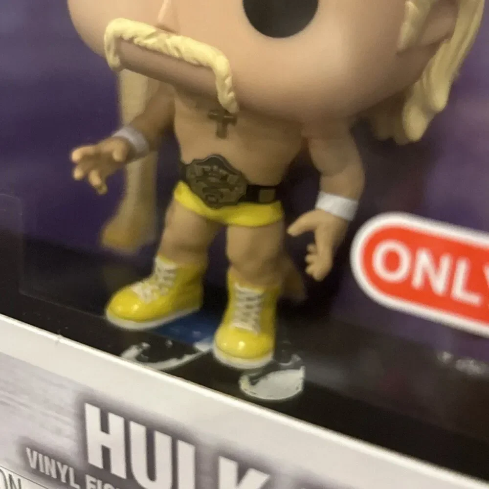 Funko Pop! Slam Cover with Case: WWE - Hulk Hogan - Target (Exclusive) #4 - READ